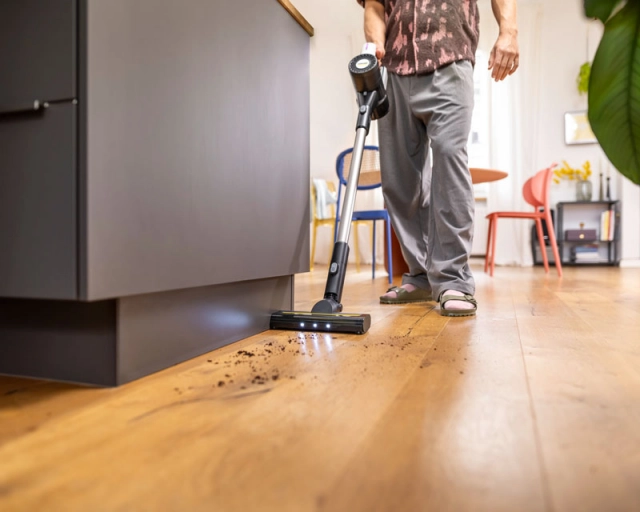 KARCHER VCS 3 Nano štapni usisivač sa posudom beli 